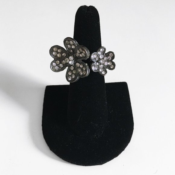 Jewelry - Flower & Rhinestone Fashion Statement Ring